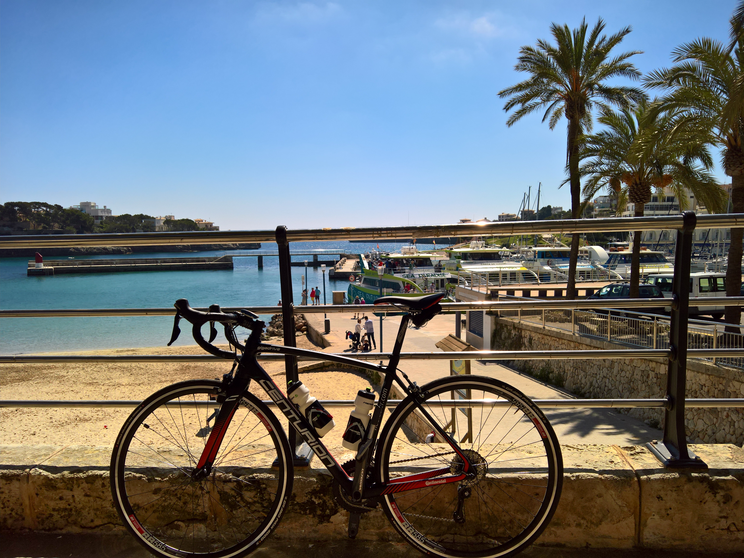 Porto Cristo – widok na marinę portową najpiękniejszego portu wschodniego wybrzeża (foto: G. Waleczek) Porto Cristo – widok na marinę portową najpiękniejszego portu wschodniego wybrzeża (foto: G. Waleczek)
