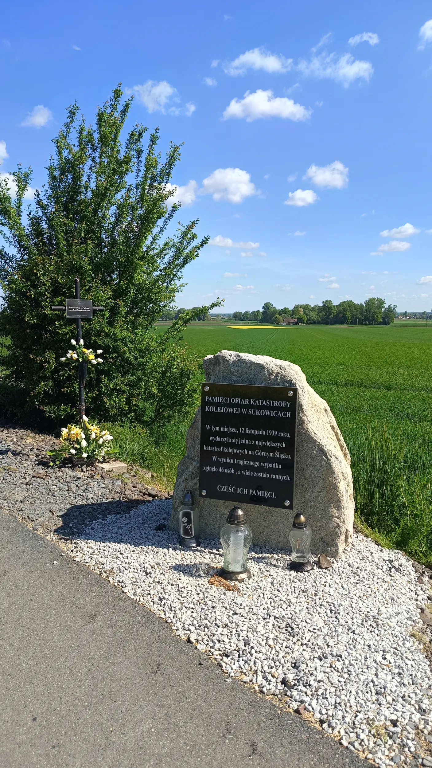 Obelisk upamiętniający ofiary największej na Górnym Śląsku katastrofy kolejowej