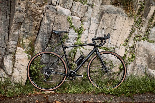 Rower szosowy BMC Roadmachine X (fot. BMC Switzerland)