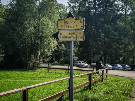 Czeskie oznaczenie tras rowerowych - znaki sa tam gdzie trzeba (foto: P. Burda