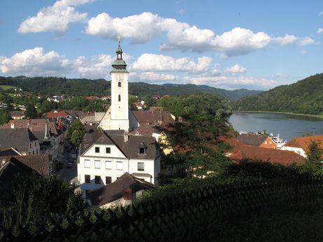 Trasa rowerowa nad Dunajem- widok na kolejne miasteczko na trasie 2