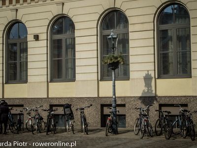 Parking dla rowerów w centrum Rygi (foto: P. Burda)