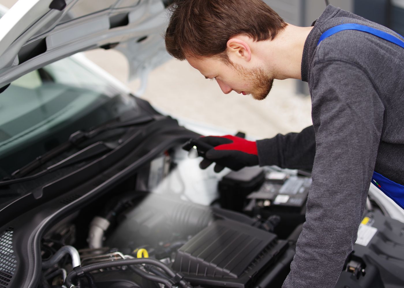 Dodatkowe oświetlenie do auta, przyda się również zmotoryzowanym rowerzystom (foto Adobe Stock) Dodatkowe oświetlenie do auta, przyda się również zmotoryzowanym rowerzystom (foto Adobe Stock)
