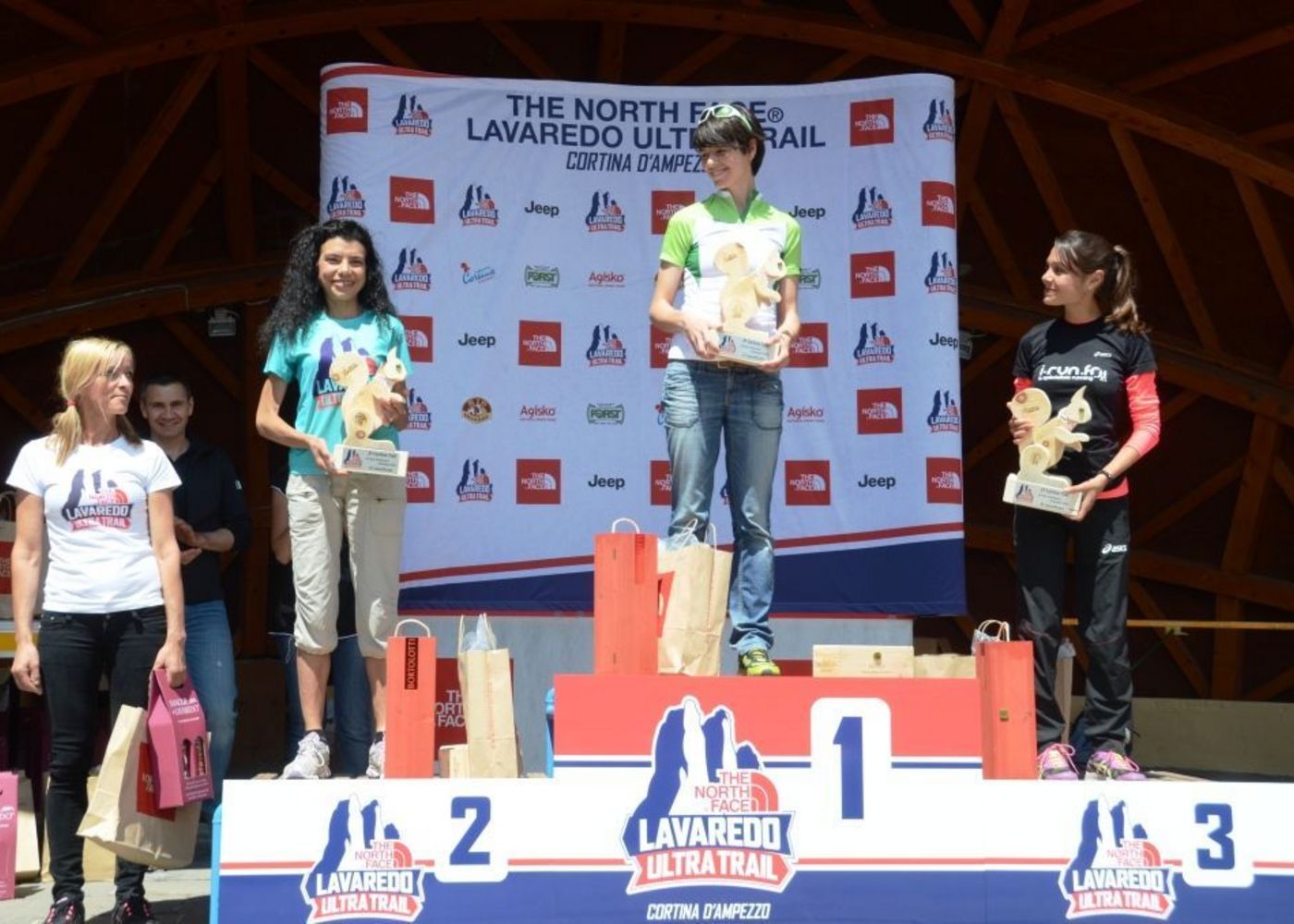 Podium (foto: Piotr Kosmala, Riccardo Selvatico - The North Face® Lavaredo Ultra Trail/Cortina d'Ampezzo) Podium (foto: Piotr Kosmala, Riccardo Selvatico - The North Face® Lavaredo Ultra Trail/Cortina d'Ampezzo)