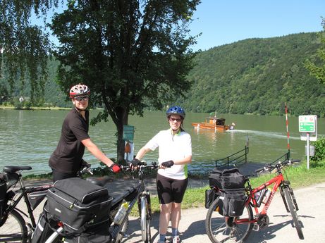 Trasa rowerowa nad Dunajem- na drugej stronie