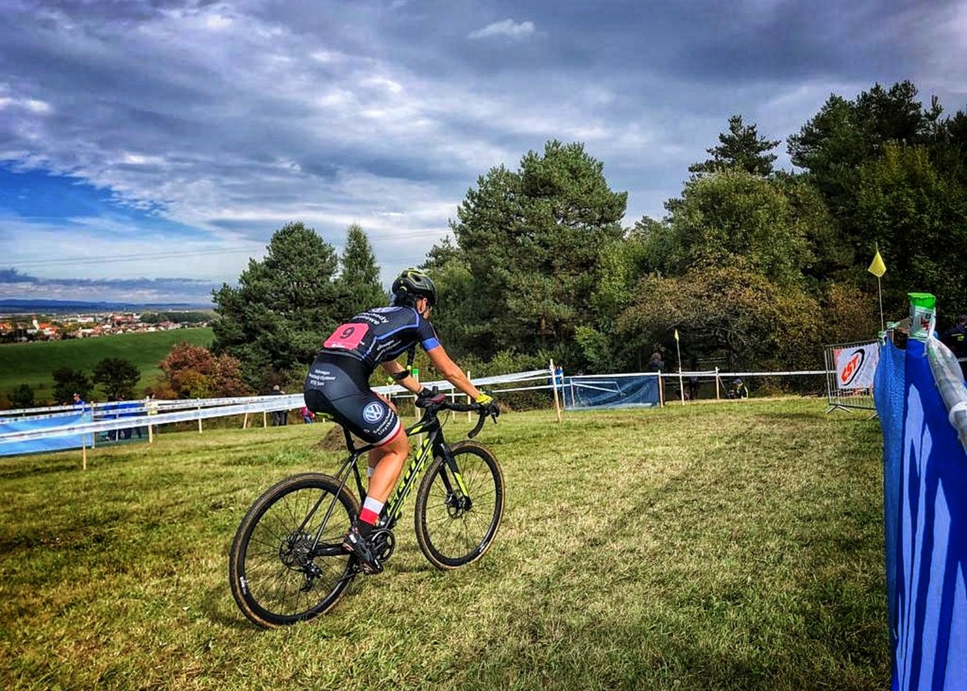 Rowerowe przełaje Zuzanna Krzystała (foto: VW MTB) Rowerowe przełaje Zuzanna Krzystała (foto: VW MTB)