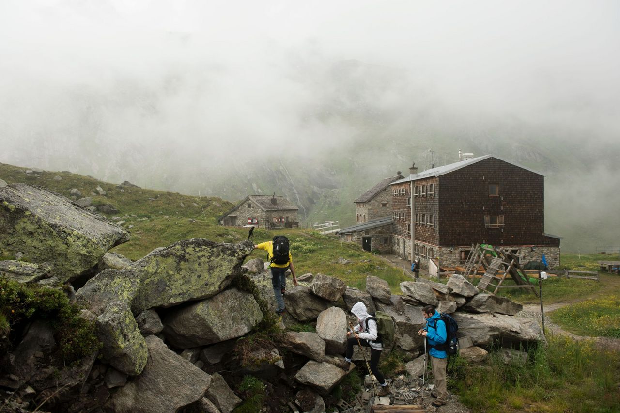 Na Szlaku Orła Prägraten na Großvenediger, Schronisko Essener-Rostocker Hütte, Adlerweg Osttirol Etap 1 / (c)Tirol Werbung, Frank Bauer Na Szlaku Orła Prägraten na Großvenediger, Schronisko Essener-Rostocker Hütte, Adlerweg Osttirol Etap 1 / (c)Tirol Werbung, Frank Bauer