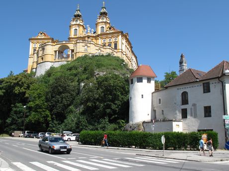 Trasa rowerowa nad Dunajem- klasztor