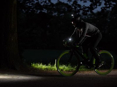 Lampka Roy na rowerze (foto: Mactronic)