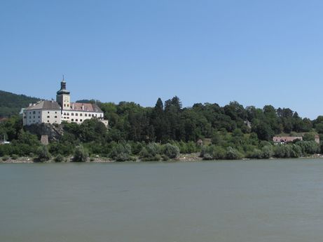 Trasa rowerowa nad Dunajem- pałac