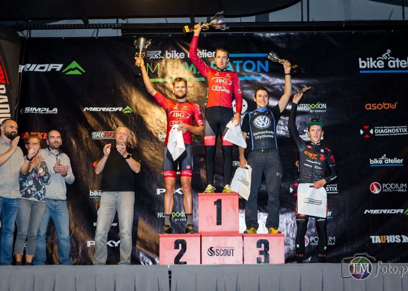 Michał Ficek na podium (foto: mat. prasowe) Michał Ficek na podium (foto: mat. prasowe)