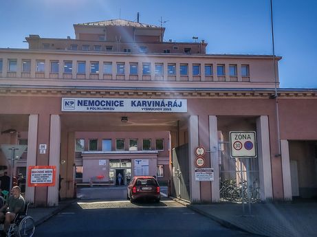 Szpital w Karvinie - kocham czeski język (foto: P. Burda)