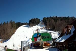 Kasina Wielka Kasina Ski & Bike Park Dolna stacja kolejki krzesełkowej