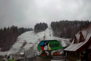 Kasina Wielka Kasina Ski & Bike Park Dolna stacja kolejki krzesełkowej