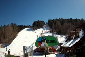 Kasina Wielka Kasina Ski & Bike Park Dolna stacja kolejki krzesełkowej