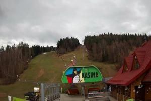 Kasina Wielka Kasina Ski & Bike Park Dolna stacja kolejki krzesełkowej